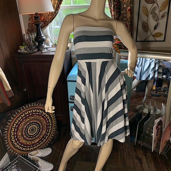 Strapless Fit and Flare Dress with back tie - Picture 5 of 6